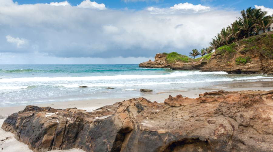 Nuestros servicios de alquiler de coches ofrecen una diversa selección de vehículos en Mompiche.